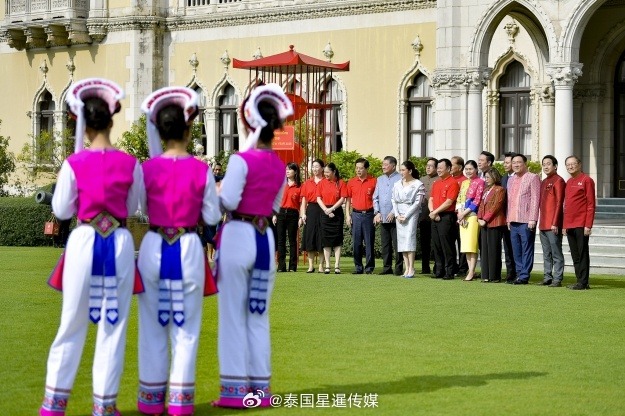 展的一个缩 展的一个缩