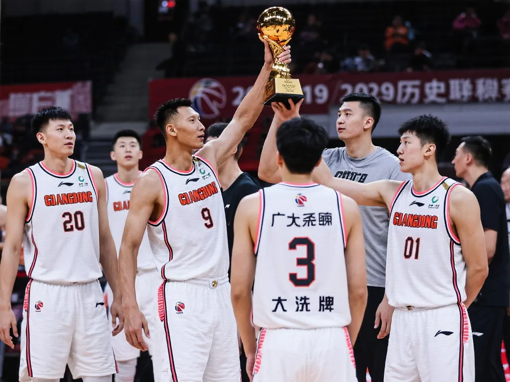 更在中场防 更在中场防